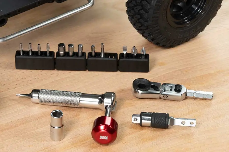 2025-Guide-to-EDC-Ratchet-Wrenches-711L-Tools-01